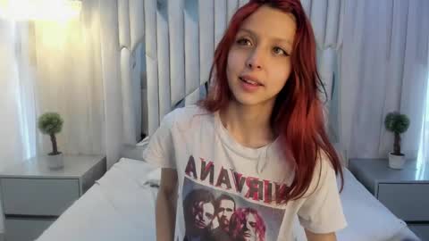 Hanni  online show from February 25, 2025, 2:00 pm