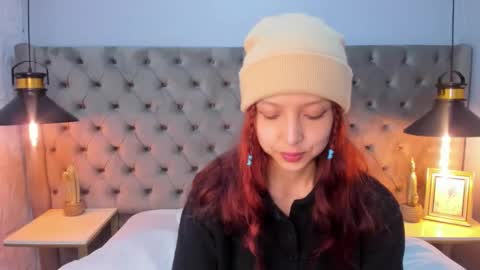 Hanni  online show from February 28, 2025, 11:14 am