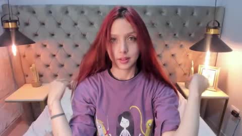 Hanni  online show from March 3, 2025, 2:37 pm