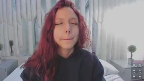 Hanni  online show from March 6, 2025, 5:22 pm