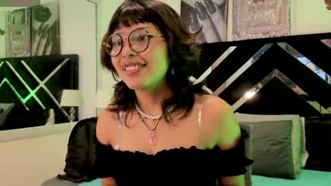 hannita_01 online show from June 2, 2026, 1:13 pm
