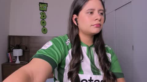 Snapshot of hanny_13 chatting on October 22, 2025, 7:35 pm taylor live   online show from October 22, 2025, 7:35 pm