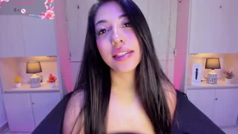 hannyk_ online show from June 26, 2026, 4:17 am