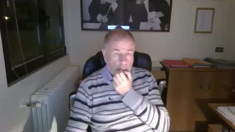 hanscooper online show from November 18, 2025, 4:44 pm