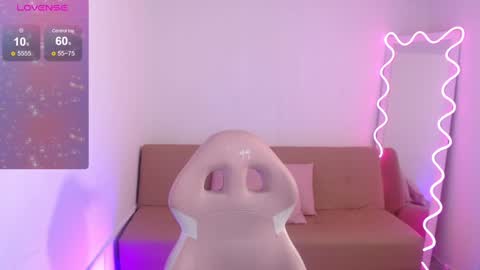 ALICIA online show from December 4, 2024, 6:17 pm
