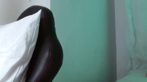 Snapshot of hantonella chatting on March 6, 2026, 2:02 pm Anto online show from March 6, 2026, 2:02 pm