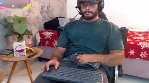 hanz_col online show from October 9, 2025, 3:21 pm