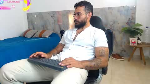 hanz_col online show from November 6, 2025, 11:22 am