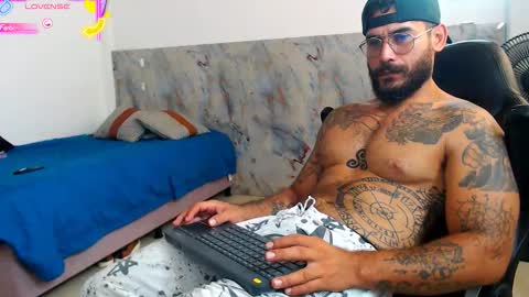 hanz_col online show from November 8, 2025, 10:37 am