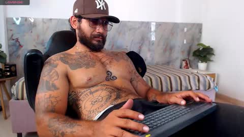 hanz_col online show from April 28, 2026, 4:23 pm