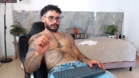 Snapshot of hanz_col chatting on June 29, 2026, 6:30 pm hanz_col online show from June 29, 2026, 6:30 pm