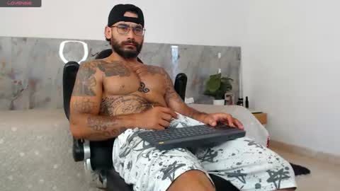 Snapshot of hanz_col chatting on July 5, 2026, 11:39 am hanz_col online show from July 5, 2026, 11:39 am