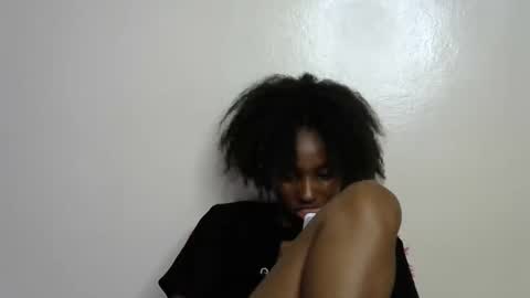 happy_alwayz online show from February 27, 2025, 2:21 pm