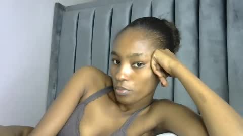 happy_alwayz online show from September 8, 2025, 5:12 pm