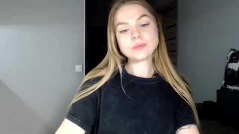 Snapshot of happy_fox_ chatting on March 28, 2026, 9:03 pm happy_fox_ online show from March 28, 2026, 9:03 pm