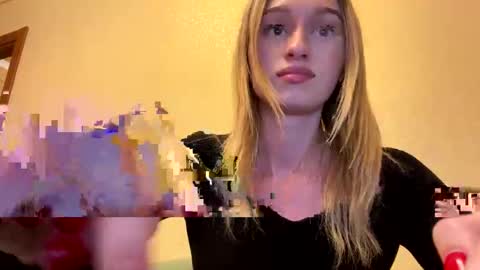 Snapshot of happyanjelika chatting on October 13, 2025, 2:17 pm Anjelika online show from October 13, 2025, 2:17 pm