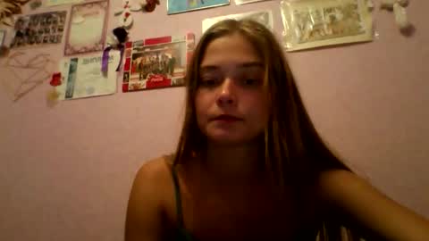 Snapshot of happyemily18 chatting on October 27, 2025, 6:23 pm happyemily online show from October 27, 2025, 6:23 pm