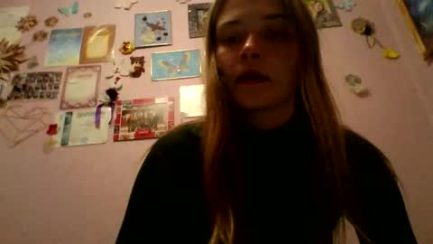 Snapshot of happyemily18 chatting on October 31, 2025, 7:15 pm happyemily online show from October 31, 2025, 7:15 pm