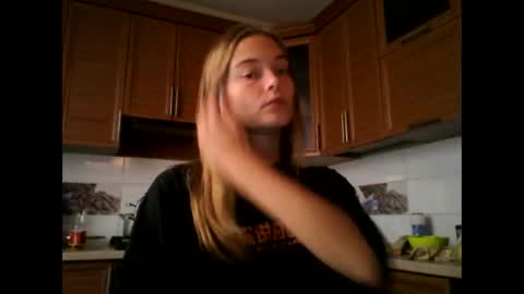 Snapshot of happyemily18 chatting on November 5, 2025, 12:05 pm happyemily online show from November 5, 2025, 12:05 pm