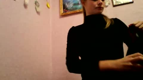 Snapshot of happyemily18 chatting on November 9, 2025, 7:12 pm happyemily online show from November 9, 2025, 7:12 pm