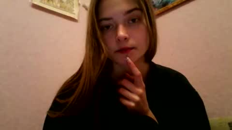 Snapshot of happyemily18 chatting on February 17, 2026, 10:16 pm happyemily online show from February 17, 2026, 10:16 pm