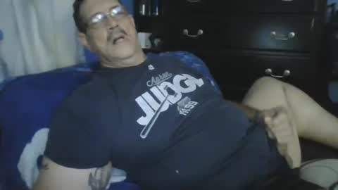 Snapshot of happyhappy4 chatting on October 8, 2025, 4:21 am happyhappy4 online show from October 8, 2025, 4:21 am