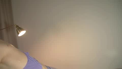 Snapshot of happynewdear chatting on March 13, 2026, 11:22 pm Evy online show from March 13, 2026, 11:22 pm