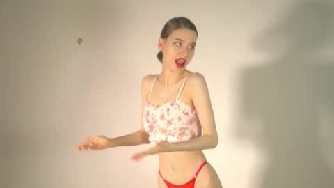 Snapshot of happynewdear chatting on March 18, 2026, 2:26 am Evy online show from March 18, 2026, 2:26 am