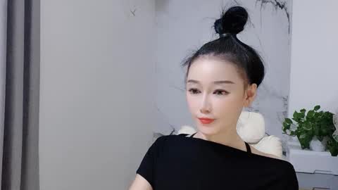 Snapshot of happysweety1688 chatting on October 13, 2025, 5:18 am happysweety1688 online show from October 13, 2025, 5:18 am