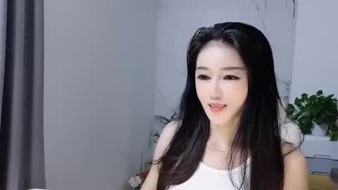 Snapshot of happysweety1688 chatting on October 17, 2025, 6:05 am happysweety1688 online show from October 17, 2025, 6:05 am