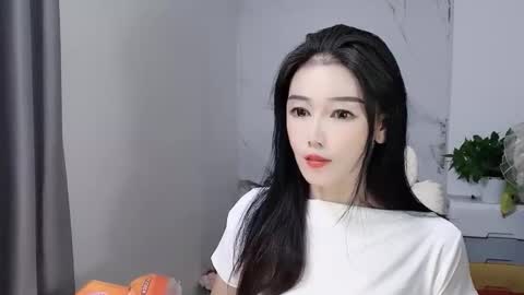 Snapshot of happysweety1688 chatting on October 29, 2025, 2:25 am happysweety1688 online show from October 29, 2025, 2:25 am