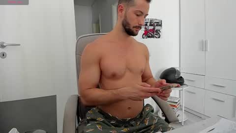 Snapshot of hard_chriss chatting on August 2, 2026, 8:24 am Hard Cock online show from August 2, 2026, 8:24 am