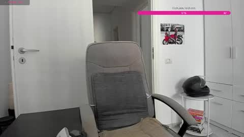 Snapshot of hard_chriss chatting on August 6, 2026, 3:14 pm Hard Cock online show from August 6, 2026, 3:14 pm