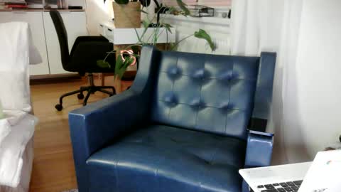 Chris online show from October 12, 2025, 10:42 pm