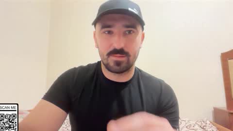 Snapshot of hard_to_obey chatting on October 14, 2025, 5:58 pm Vadim online show from October 14, 2025, 5:58 pm