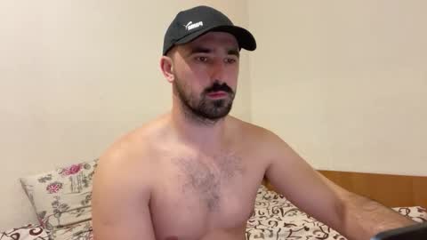 Snapshot of hard_to_obey chatting on October 17, 2025, 6:32 pm Vadim online show from October 17, 2025, 6:32 pm