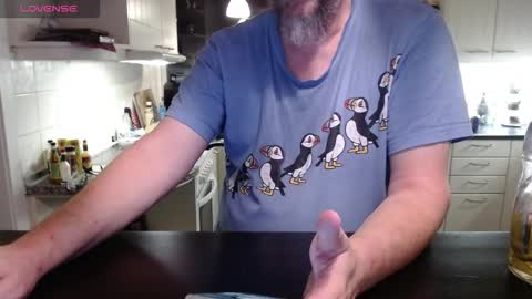 MrLazy online show from November 15, 2025, 5:42 pm