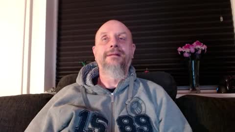 MrLazy online show from January 16, 2026, 5:39 pm