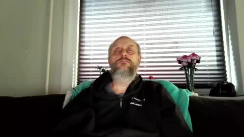 Snapshot of hardmrlazy chatting on March 28, 2026, 4:39 pm MrLazy online show from March 28, 2026, 4:39 pm
