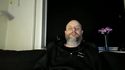 Snapshot of hardmrlazy chatting on April 7, 2026, 10:09 pm MrLazy online show from April 7, 2026, 10:09 pm