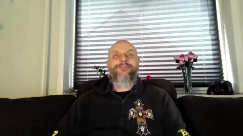 Snapshot of hardmrlazy chatting on April 14, 2026, 11:38 am MrLazy online show from April 14, 2026, 11:38 am