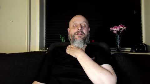 Snapshot of hardmrlazy chatting on April 18, 2026, 3:32 am MrLazy online show from April 18, 2026, 3:32 am