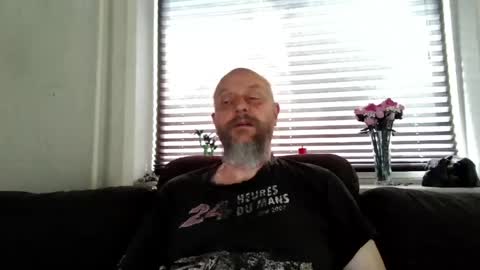 Snapshot of hardmrlazy chatting on April 28, 2026, 10:31 am MrLazy online show from April 28, 2026, 10:31 am