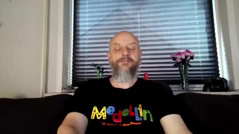 Snapshot of hardmrlazy chatting on May 19, 2026, 4:19 am MrLazy online show from May 19, 2026, 4:19 am