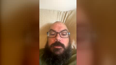 AverageEggplant online show from May 2, 2026, 2:33 pm