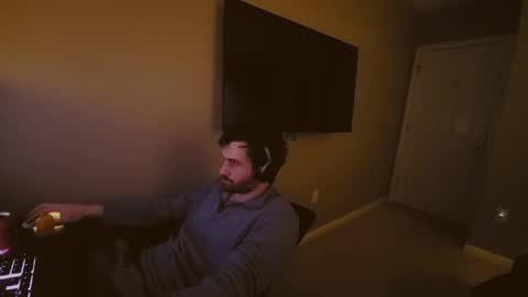 Tom online show from December 25, 2024, 3:40 am