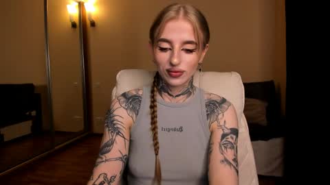 Snapshot of harley_kimm chatting on May 17, 2026, 4:54 am Julia online show from May 17, 2026, 4:54 am