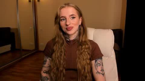 Snapshot of harley_kimm chatting on June 4, 2026, 5:57 am Julia online show from June 4, 2026, 5:57 am