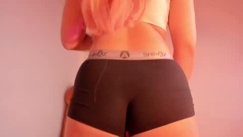 Annie online show from October 5, 2025, 5:39 am