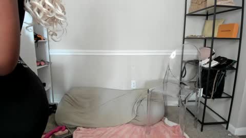 Snapshot of harmonie_marquise chatting on September 29, 2025, 1:05 pm Harmonie Marquise online show from September 29, 2025, 1:05 pm